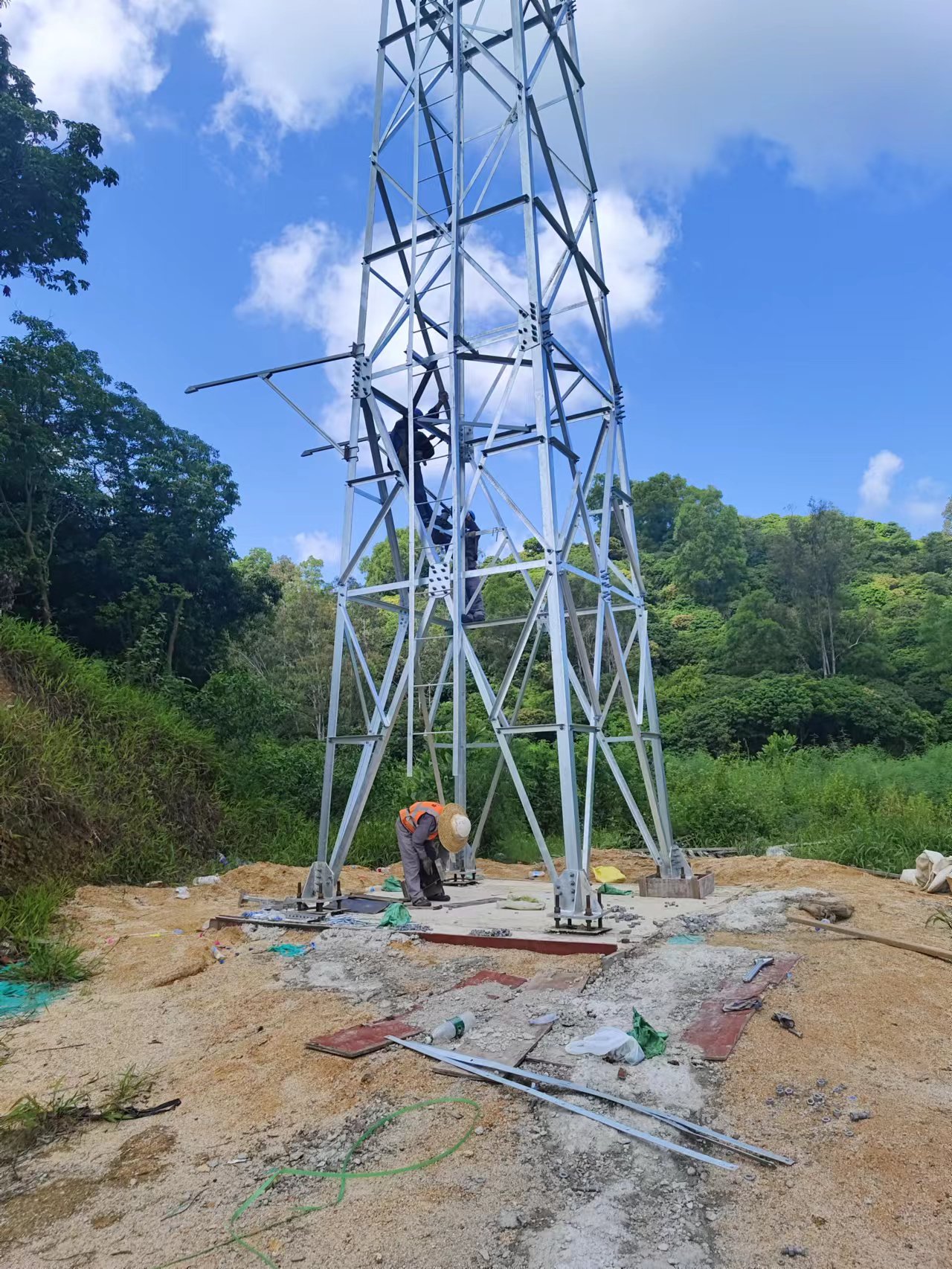 森林防火專用雙光譜重載云臺(tái)攝像機(jī)的安裝施工需要注意哪些自然因素