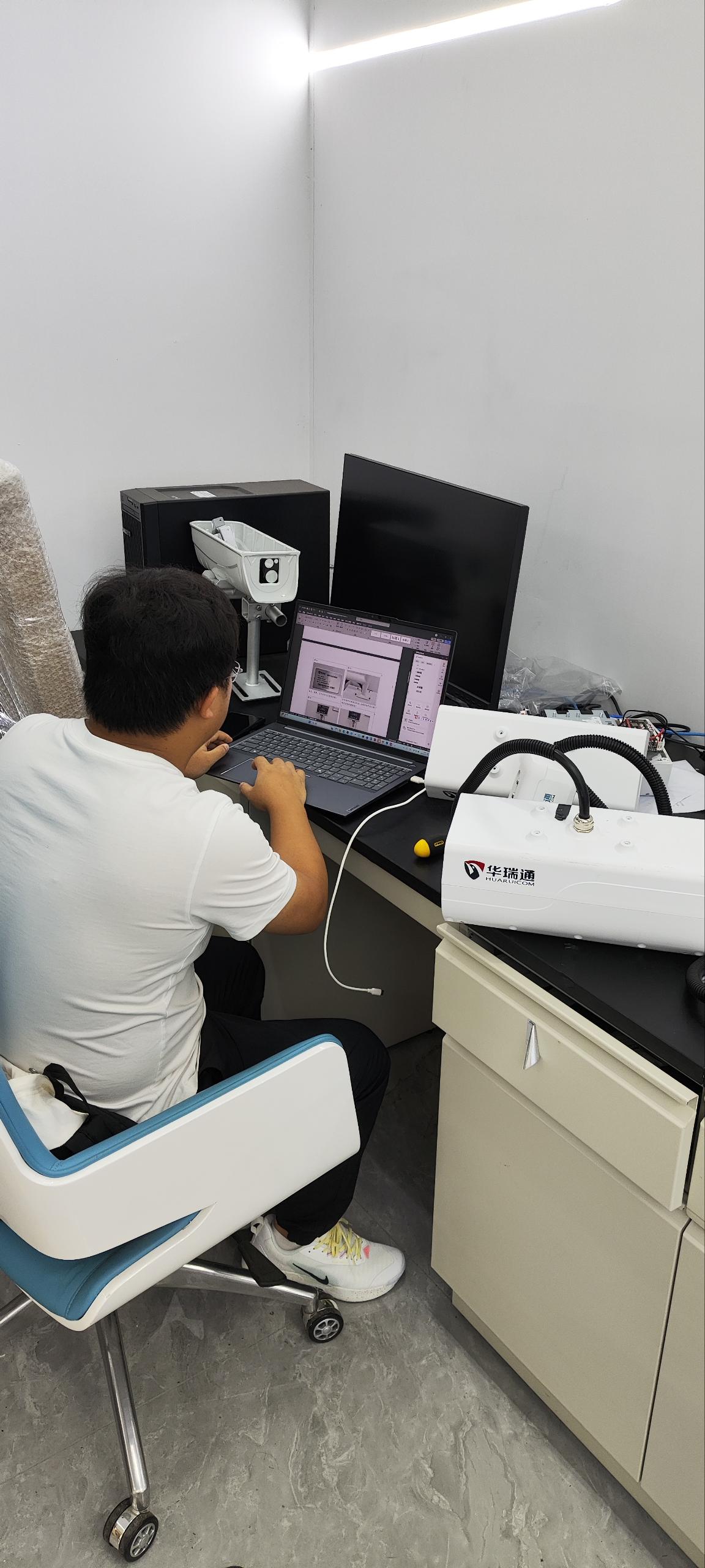 線路在線監(jiān)測(cè)裝置