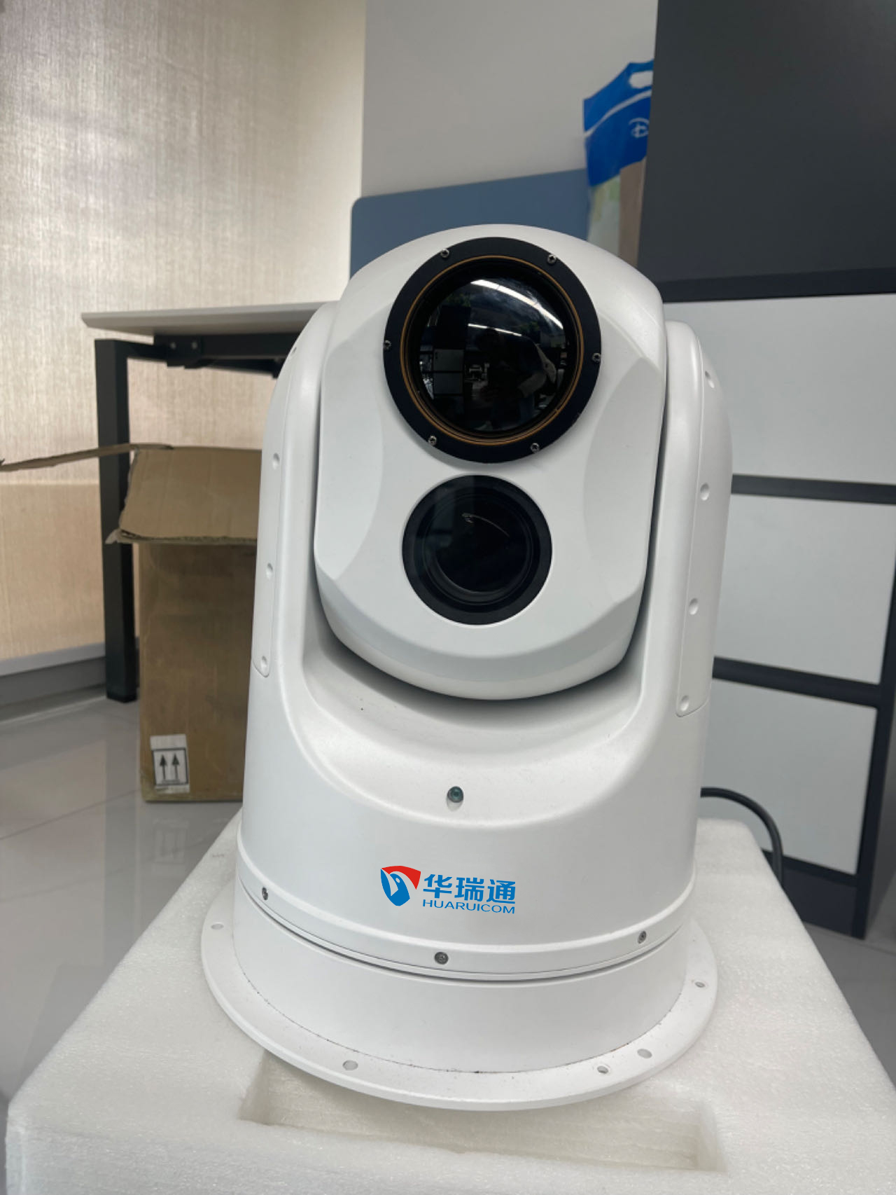 華瑞通光電吊艙轉臺球機